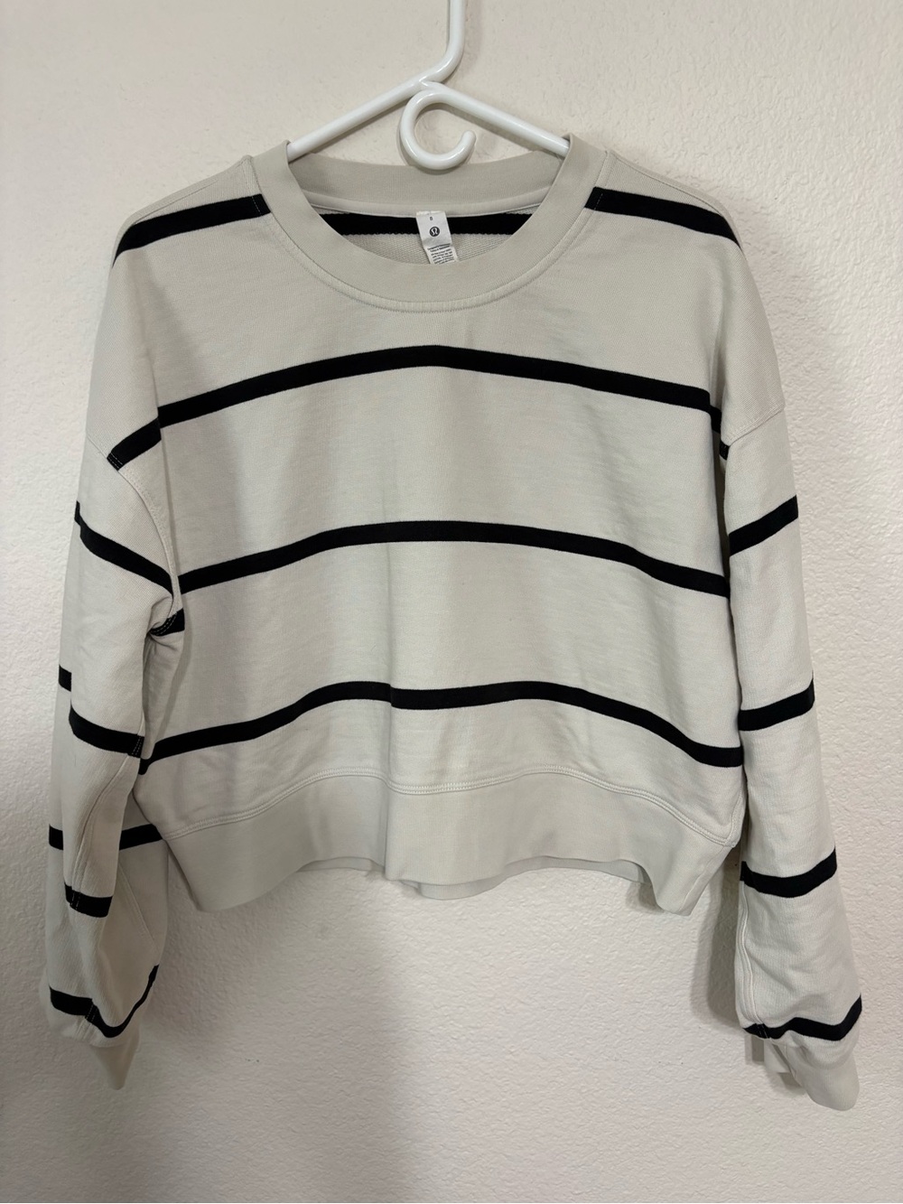 lululemon athletica Cream and Black Striped Crewneck Sweatshirt - Size 8